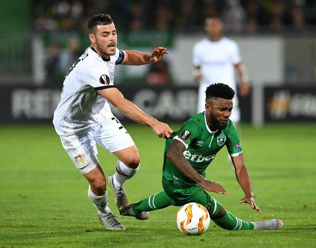 公让球迷们 公让球迷们