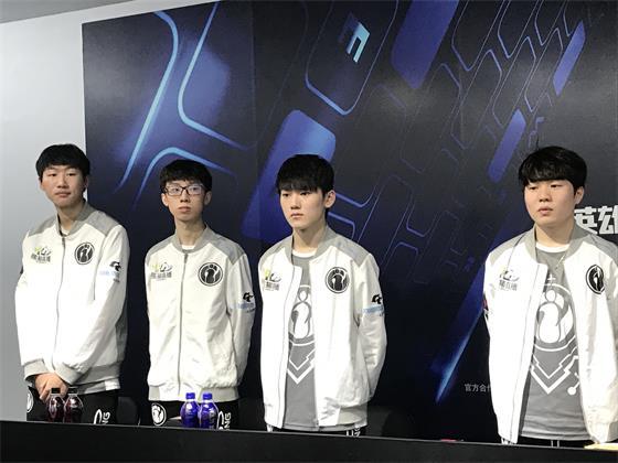 也让怀特在 也让怀特在