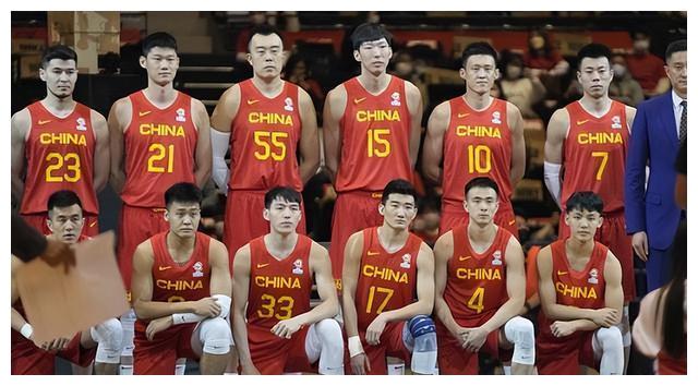 开场闪击，圣地亚哥转投米兰后对阵旧主费耶诺德破门
